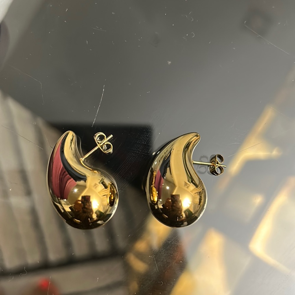 Gold earrings